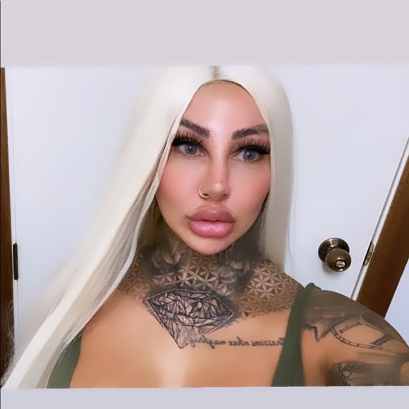 Meet your Posher, Amanda - Picture 1 of 1